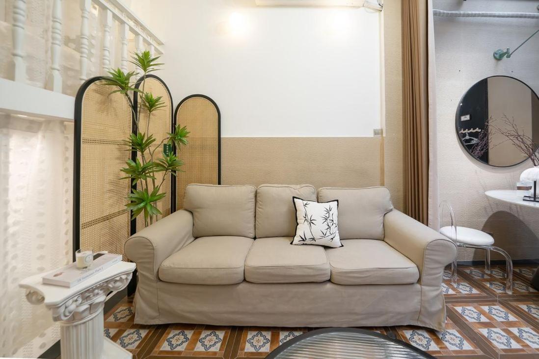 Hills & Serendipity Family Boutique Near Line13 Mid Huaihai Road * Shanghai